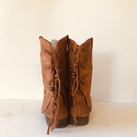 Free people Wayland distressed boots Sz 38/7.5M - Picture 2 of 4